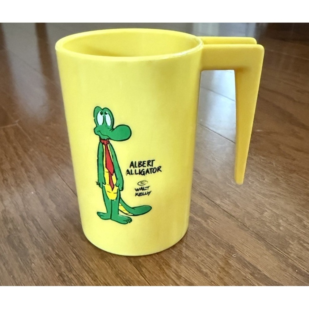 Vintage Pogo Albert Alligator 4 1/8" Plastic Cup Mug Walt Kelley Illus NICE!
